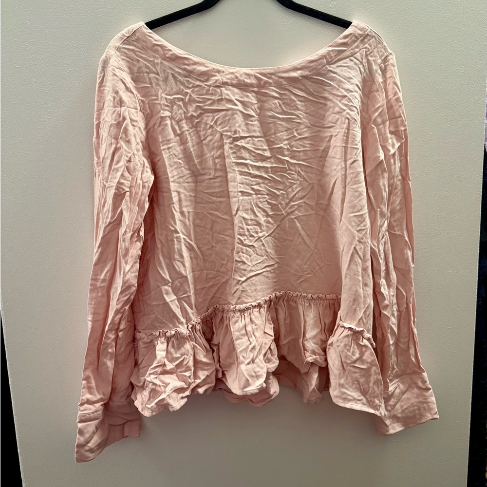 Size medium light pink blouse🌺